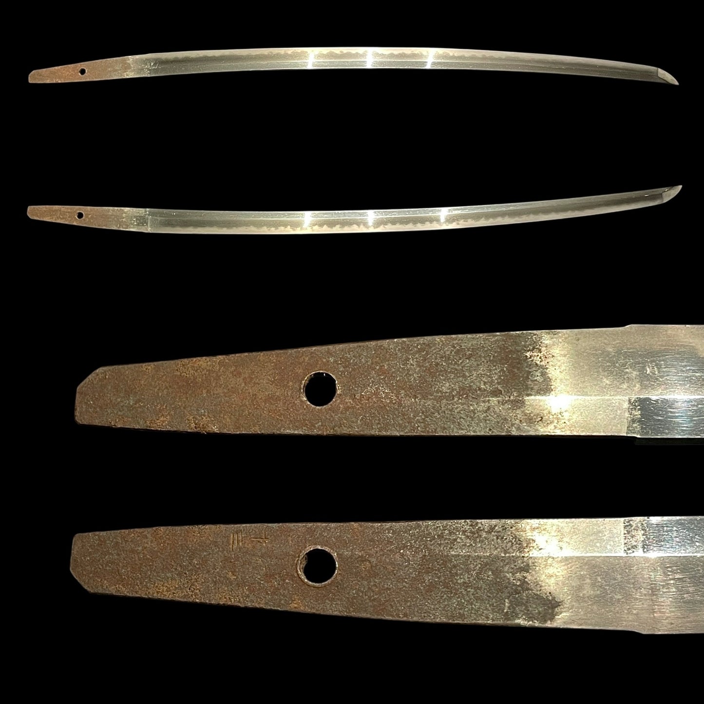 Gunome-Hamon 互の目刃文 Long WAKIZASHI, 十三 signed, Late Muromachi period