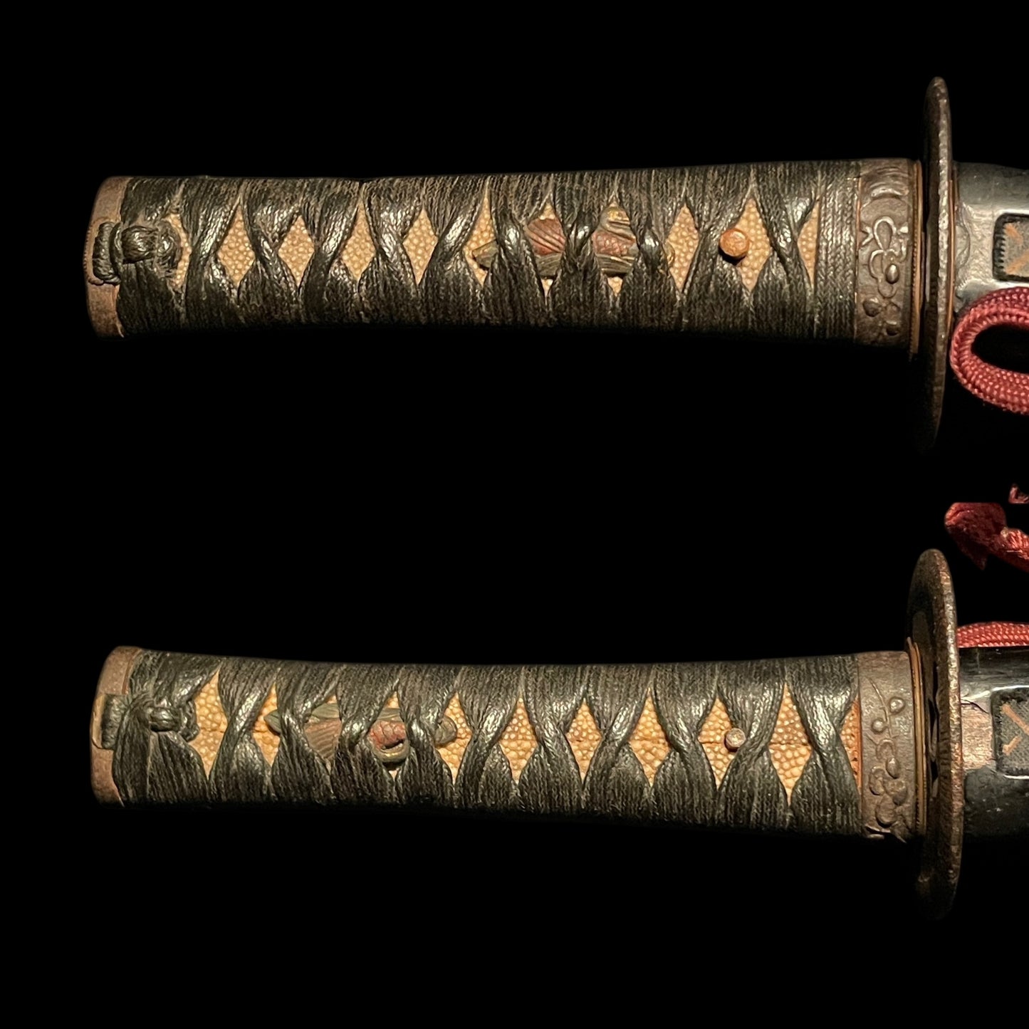 Hirazukuri Wakizashi 平造脇差, Signed Tsuba, with Shirasaya, Edo period mumei