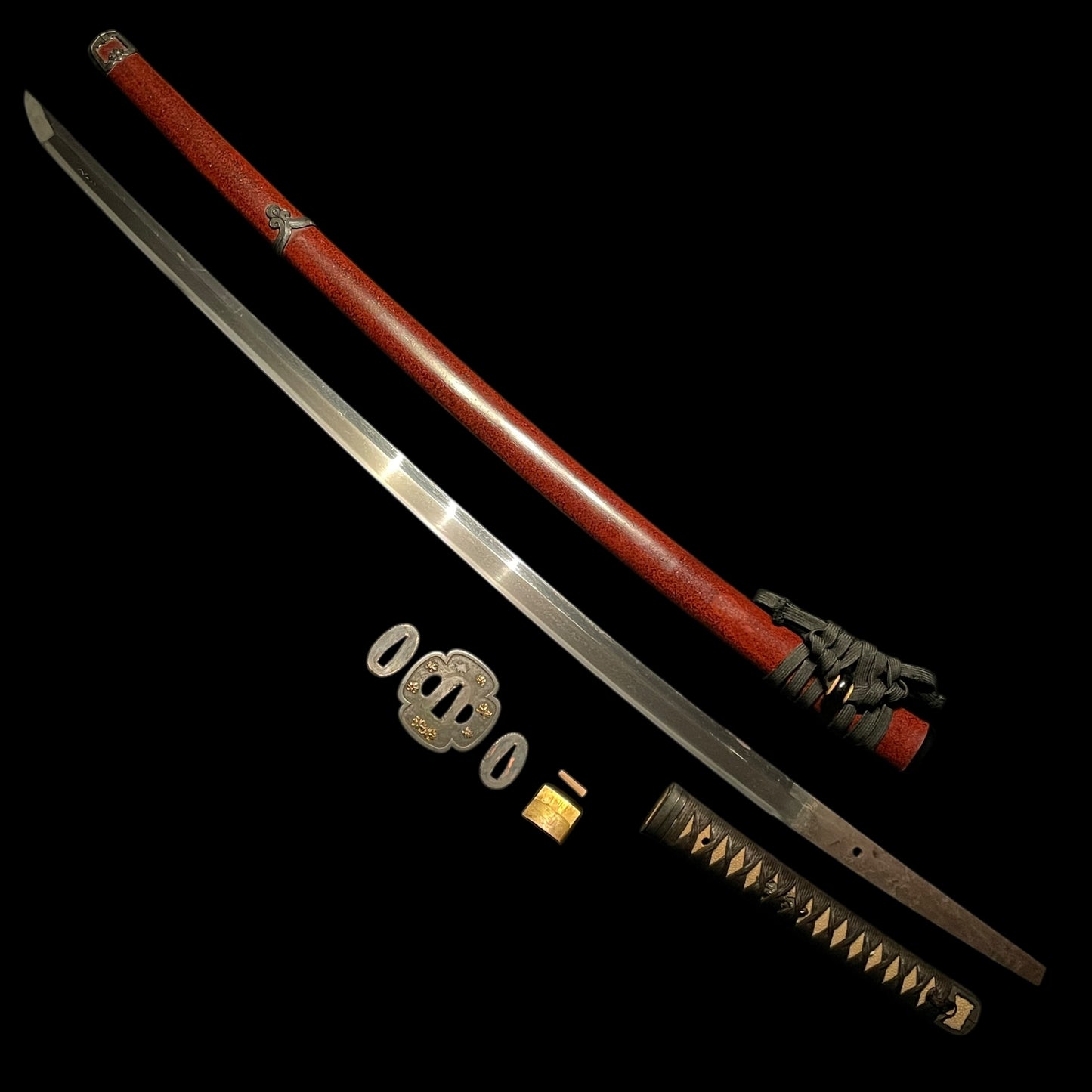 Late KAMAKURA period Ko-Mihara 古三原 Long KATANA, Red handachi Koshirae 朱塗半太刀拵