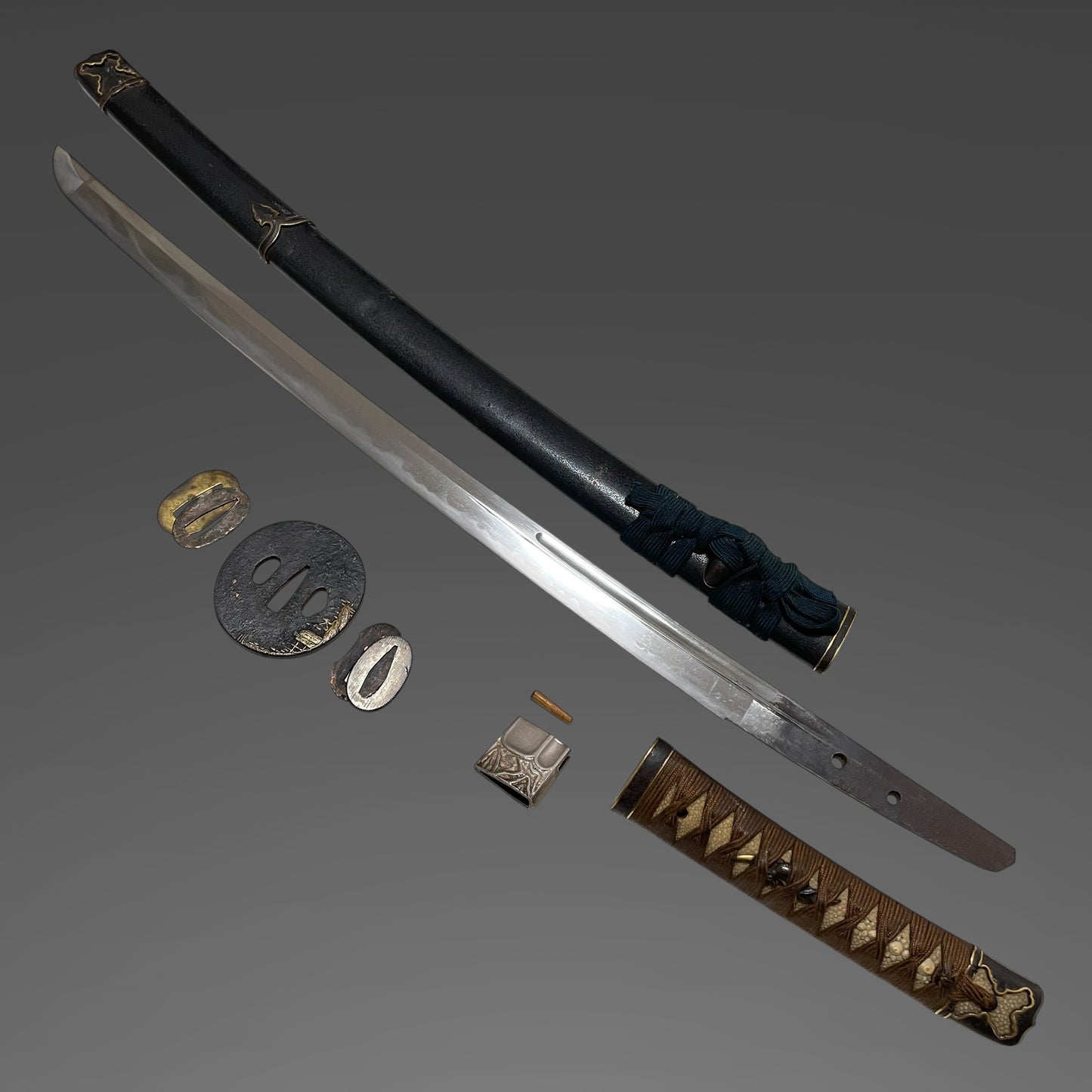 Bat Menuki 蝙蝠目貫, Handachi-Koshirae 半太刀拵 Wakizashi, Edo period mumei