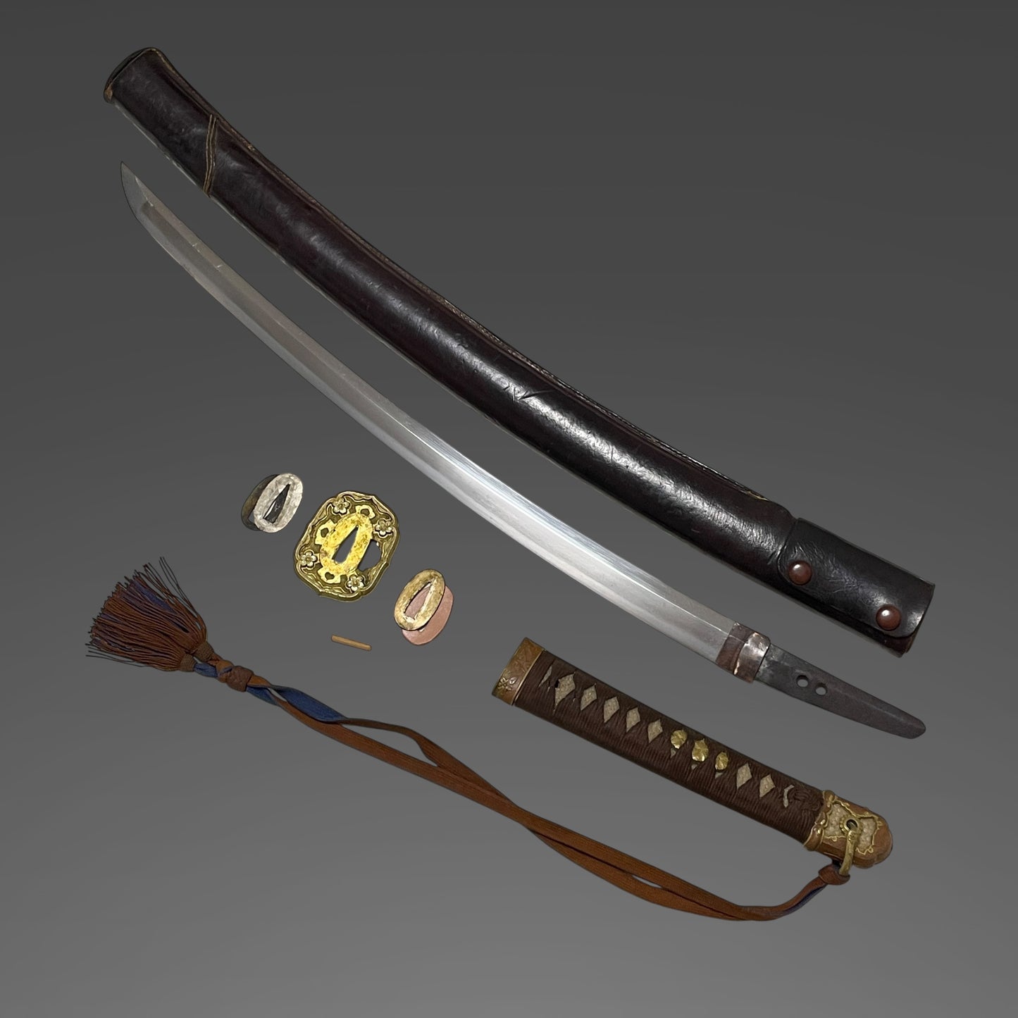 Short GUNTO 短寸軍刀 with Tassel, 大反り Oozori, WW2 Japanese Army Officer Sword