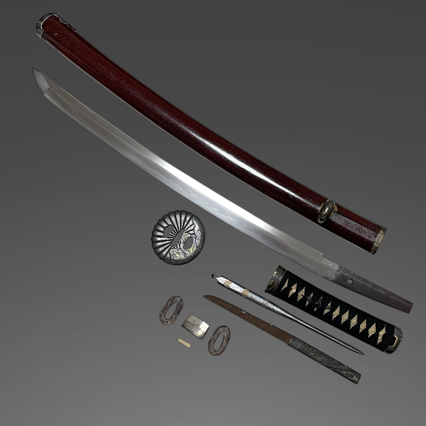 Red Wakizashi Shibuichi Fittings 四分一金具, Signed Fuchi, with Kozuka Kogai, Edo