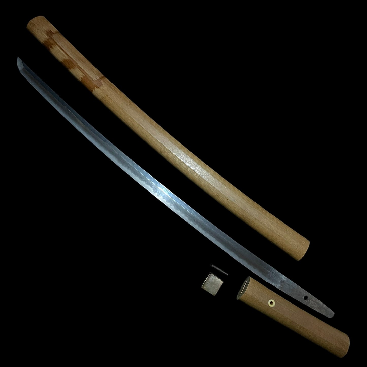 Gunome-Hamon 互の目刃文 Long WAKIZASHI, 十三 signed, Late Muromachi period