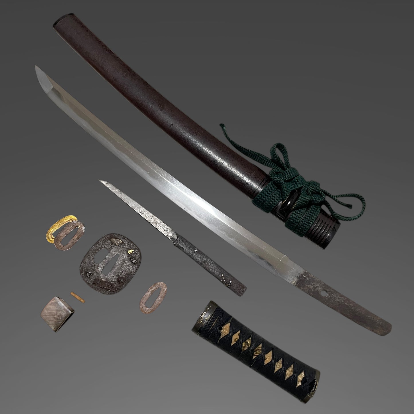 Tiger Menuki Wakizashi with Kozuka, Moon and Geese Fittings, Edo period mumei