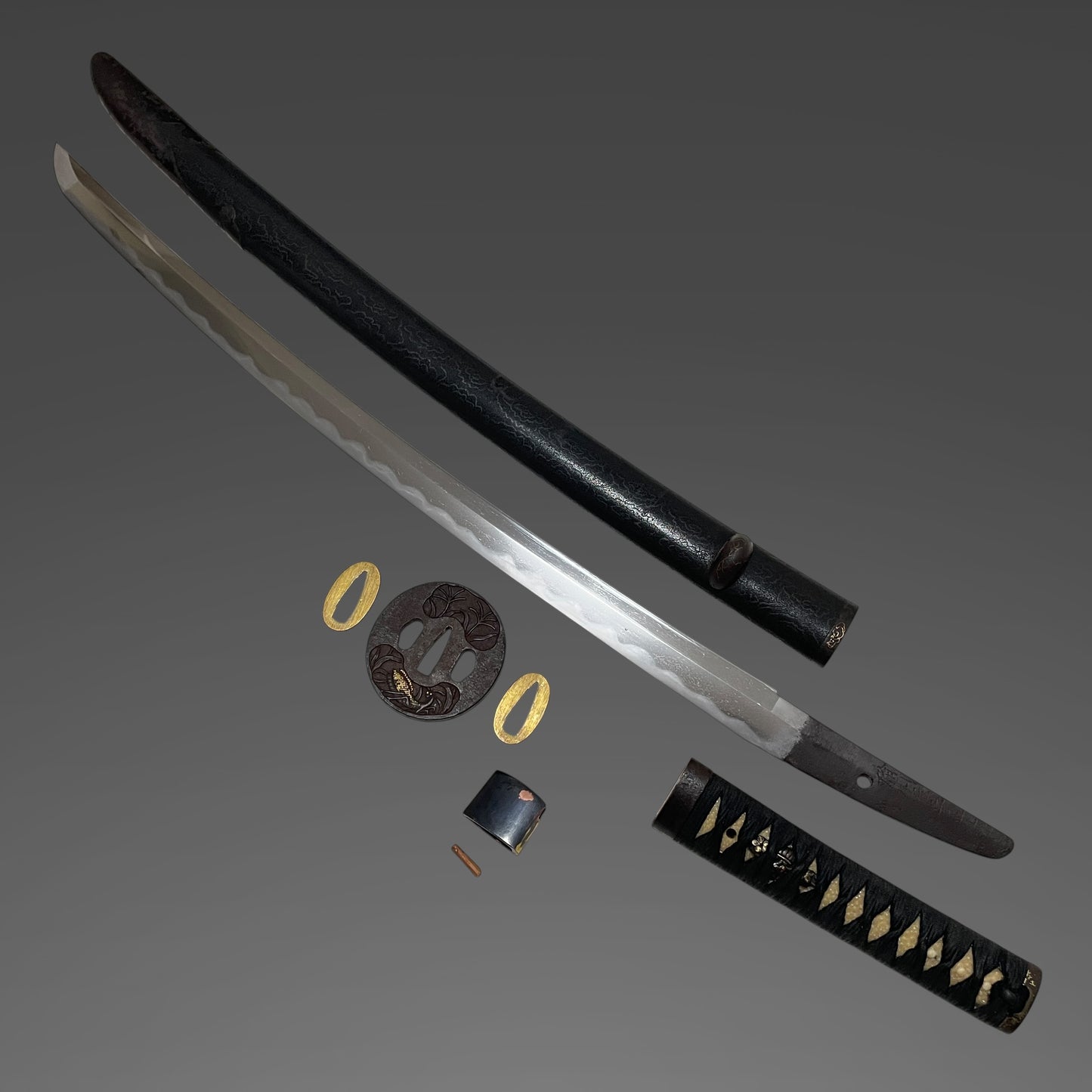 Toppei Koshirae 突兵拵 Long Wakizashi, Mantis Tsuba 蟷螂鍔, Bishuju Morimitsu 備州住守光 signed