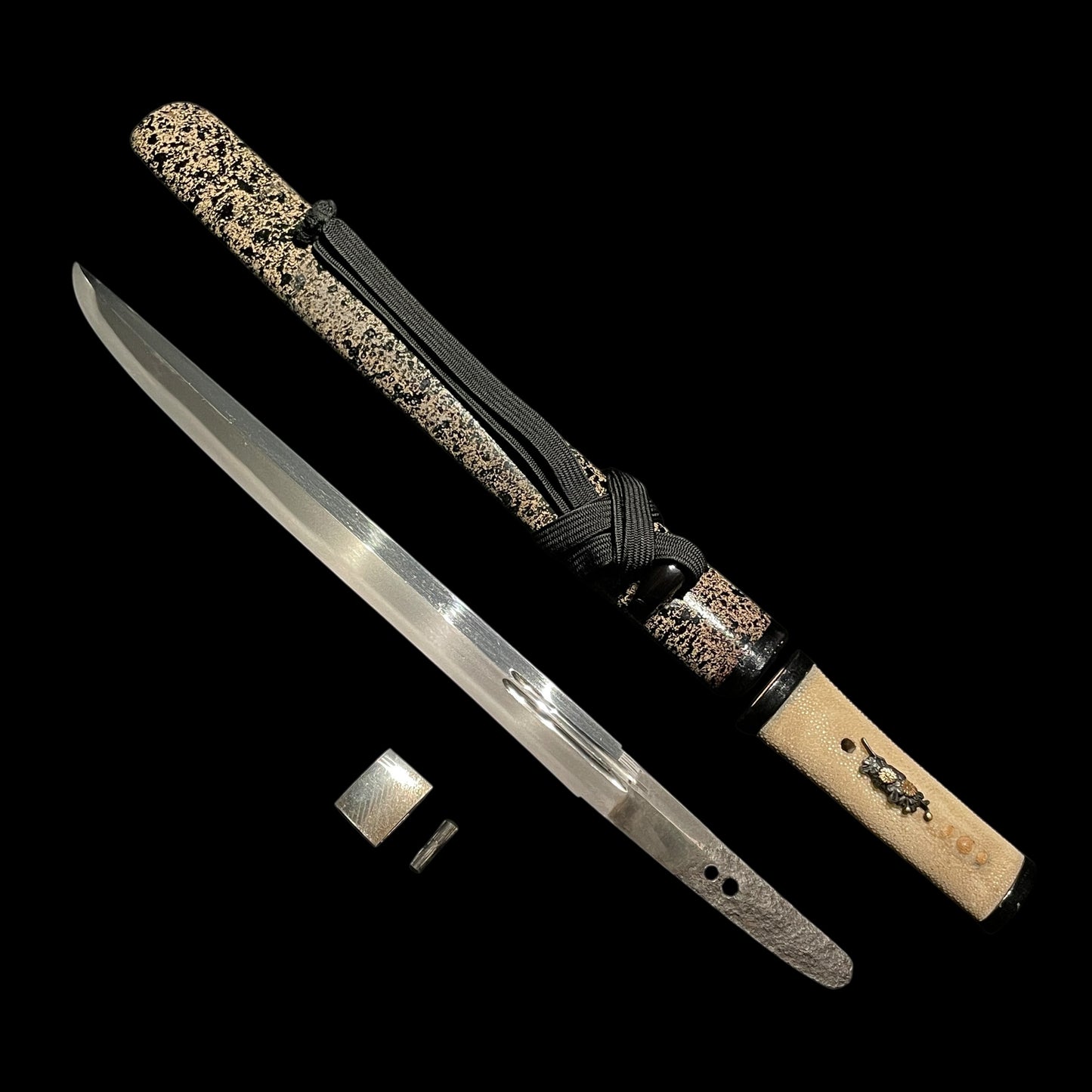 Kawarizukuri-TANTO 変造短刀, Aikuchi Koshirae 合口拵, Edo period mumei
