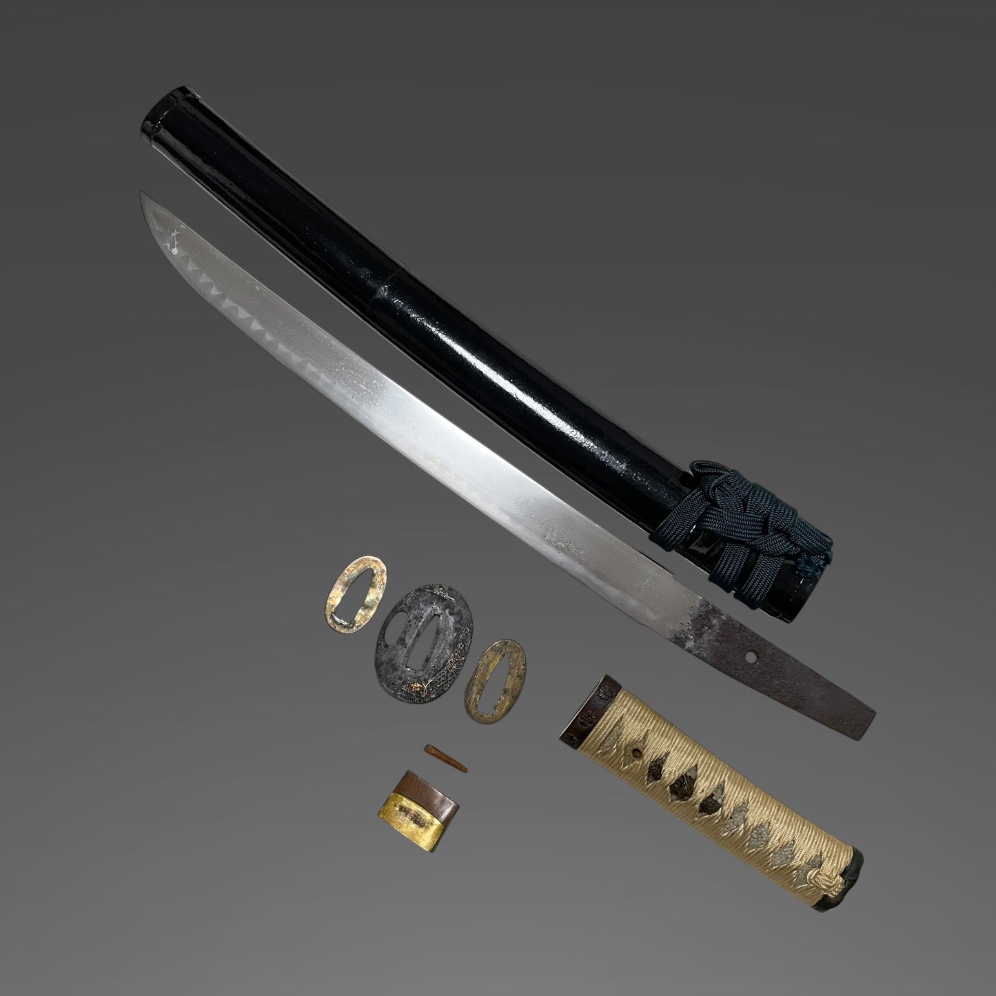 Gunome Hamon, Sunnobi-Tanto 寸延短刀, Koshi-hi 腰樋, Late Muromachi period mumei