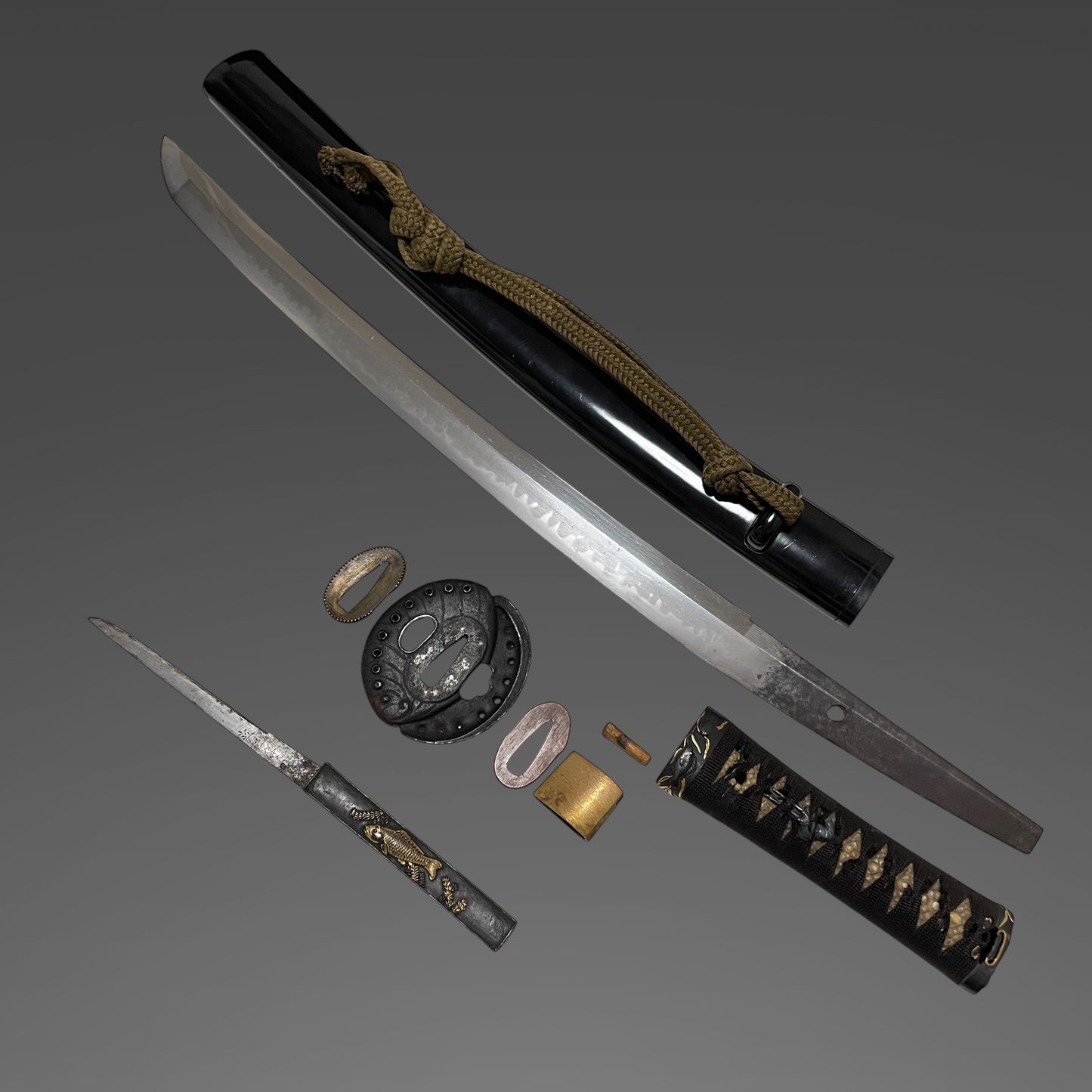 Fish and shellfish Fittings, Amazing Hamon Wakizashi, Edo period mumei