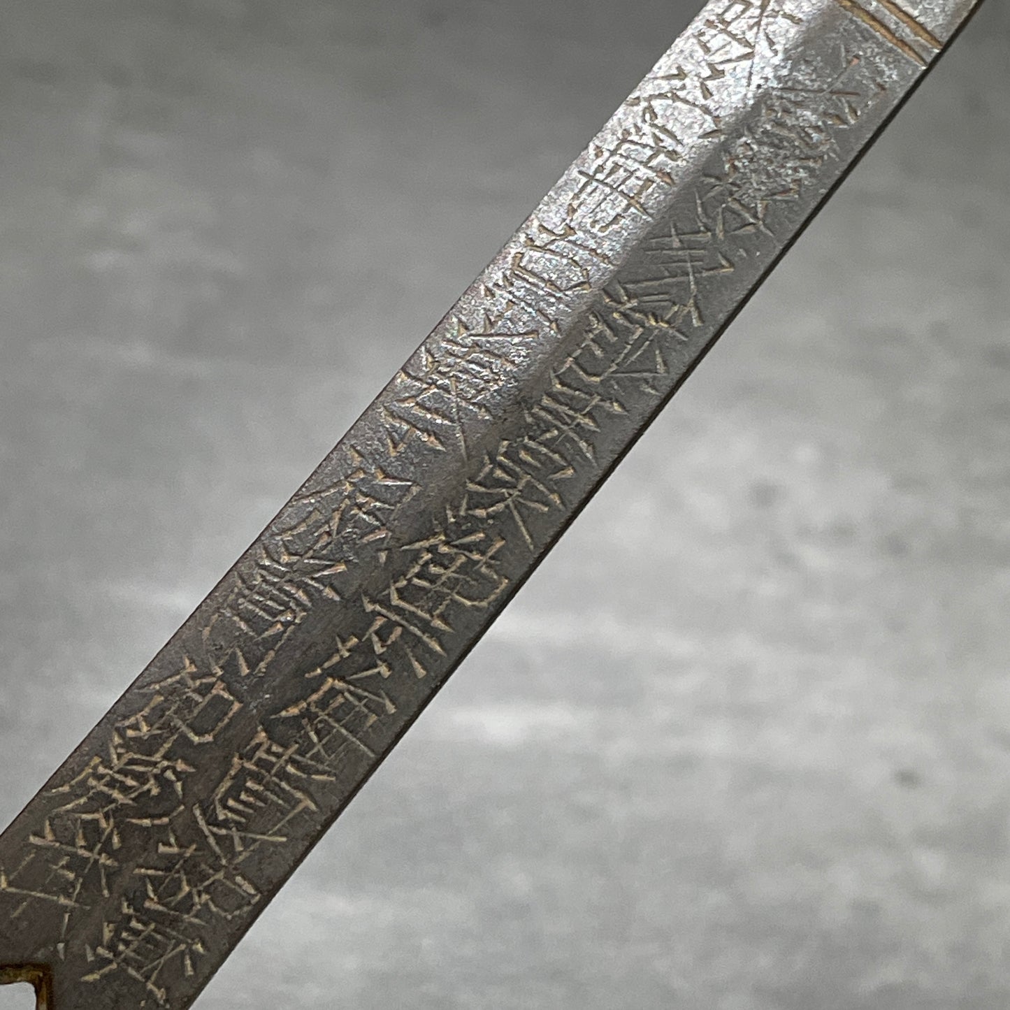 Bashin 馬針, Kikumon Kaminariyoke 菊紋雷除, Edo period