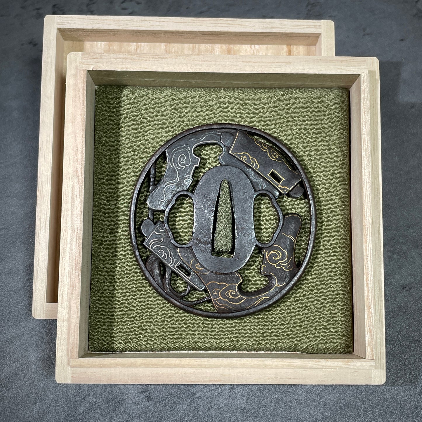 馬具透鍔 Bagusukashi-TSUBA, Edo period, with NBTHK Certificate and BOX