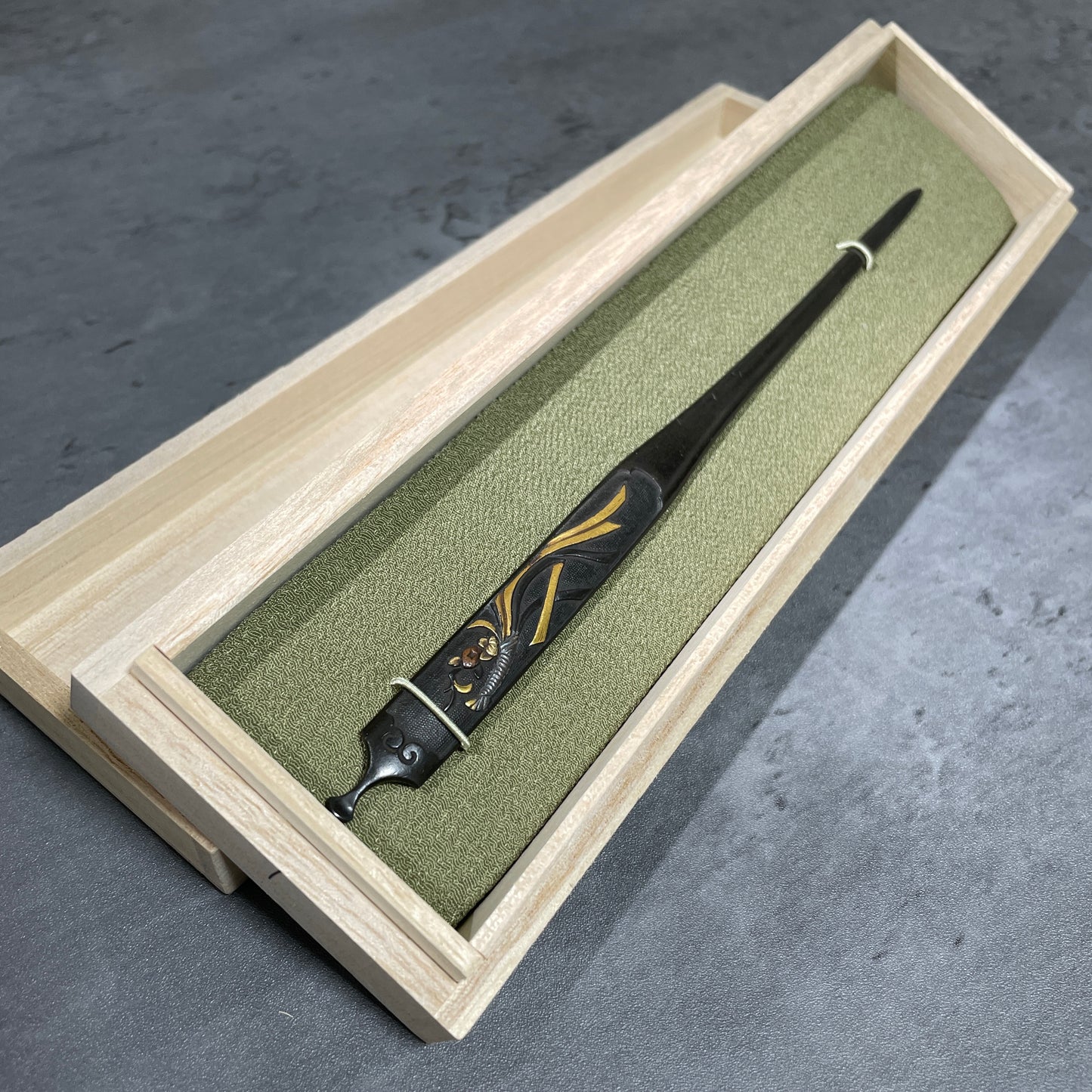 熨斗 Noshi, Shakudo KOGAI, Edo period, with BOX