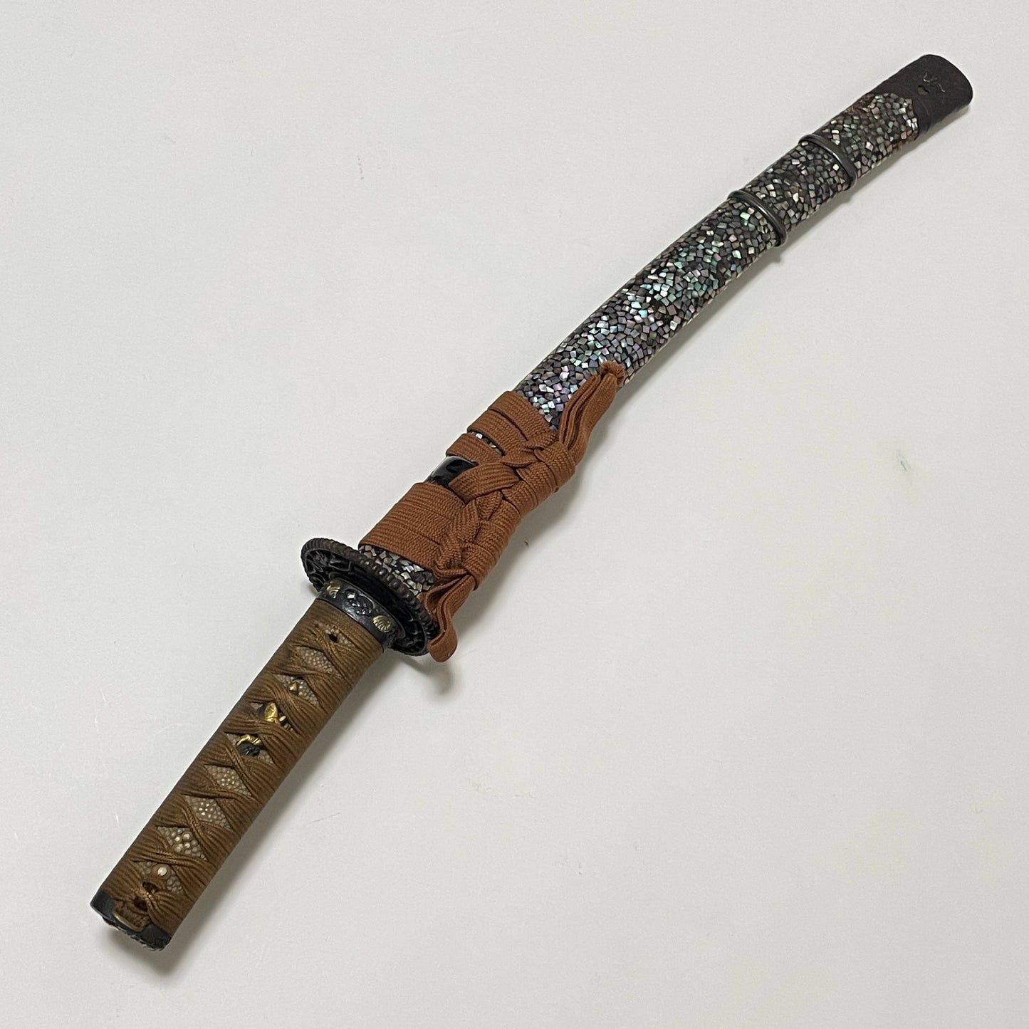 Raden Wakizashi Koshirae 螺鈿脇差拵, Dragon Kojiri, Shell Fuchikashira, Edo period