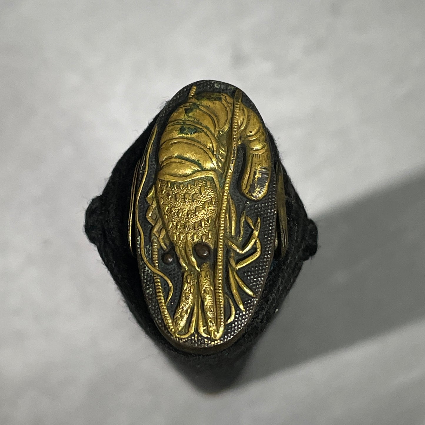 Shrimp Fuchikashira 海老縁頭, Tsukamae 柄前 For Wakizashi