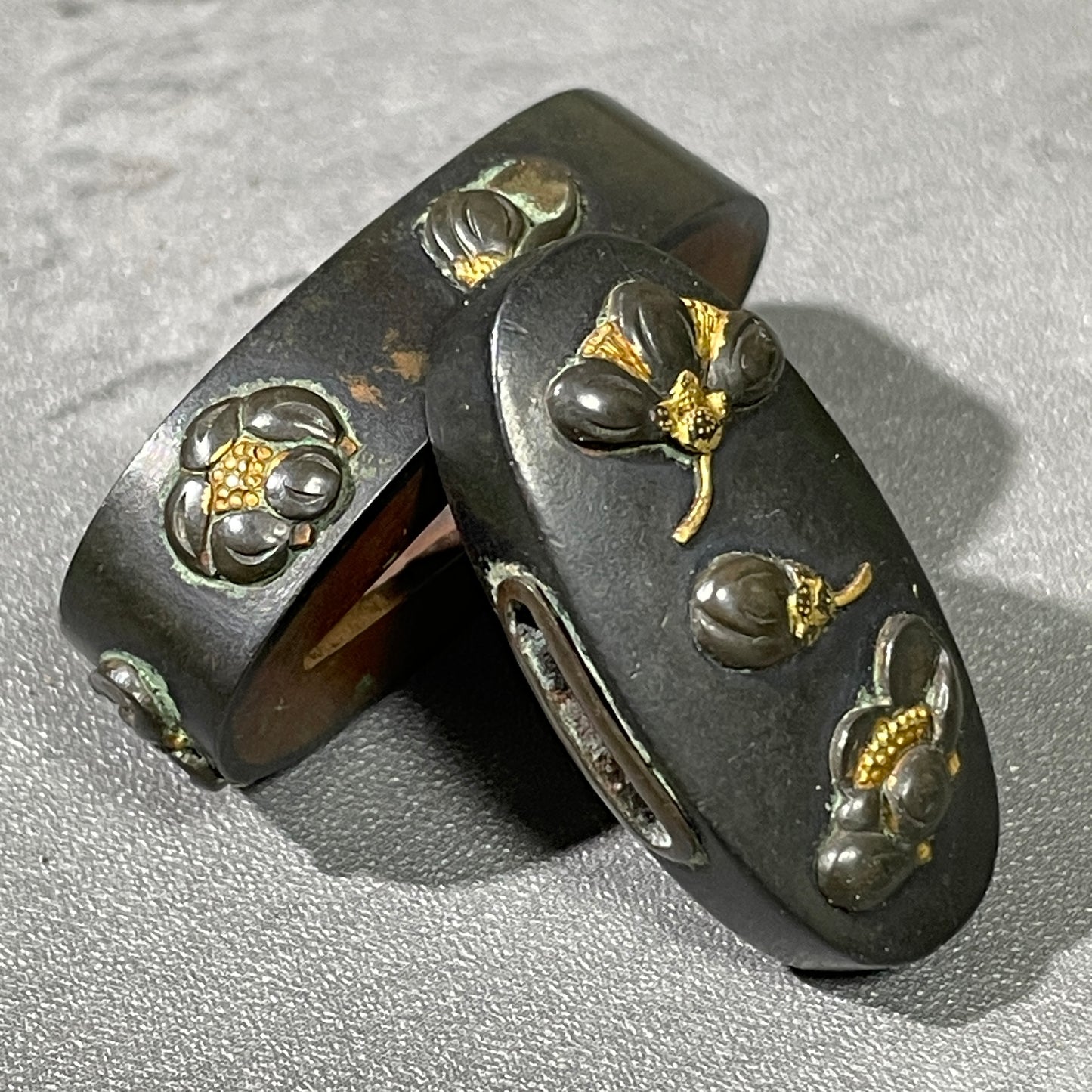 Camellia and Eggplant Fuchikashira, Tsubaki-Nasu(椿茄子), Edo period, Shakudo back