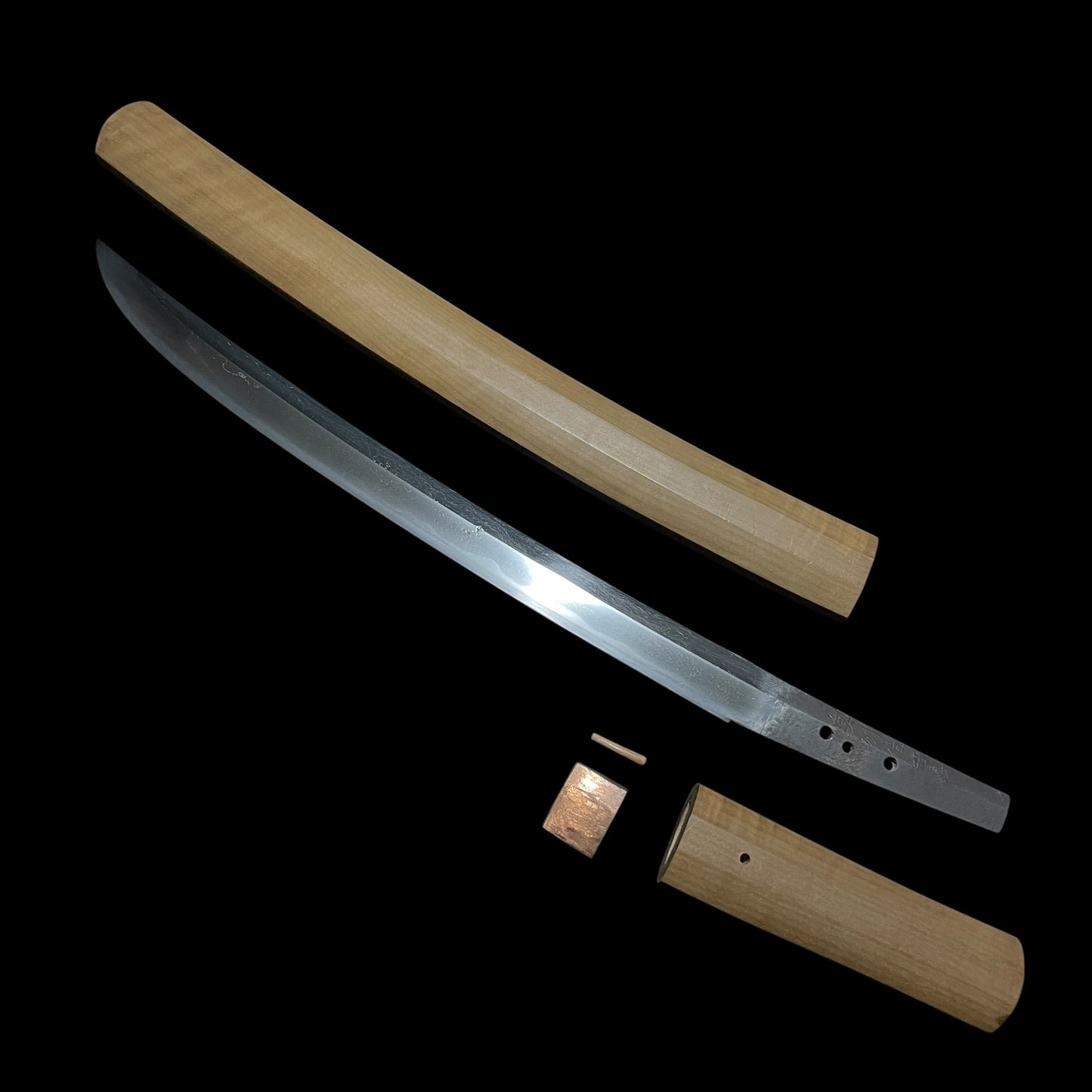 Oshuju Tsunafusa 奥州住綱房 signed Shobuzukuri Wakizashi, Wide and Heavy Blade,