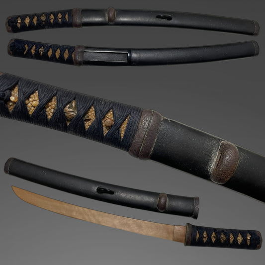 Aikuchi Koshirae 合口拵 For Sunnobi TANTO, Edo period, Iron Fittings