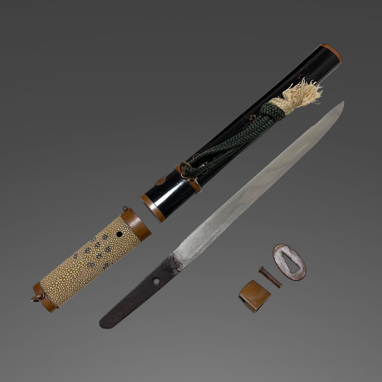 Yoroidoshi 鎧通し TANTO, Nobufusa 信房 signed, Thick Blade, Copper Fittings, Muromachi period