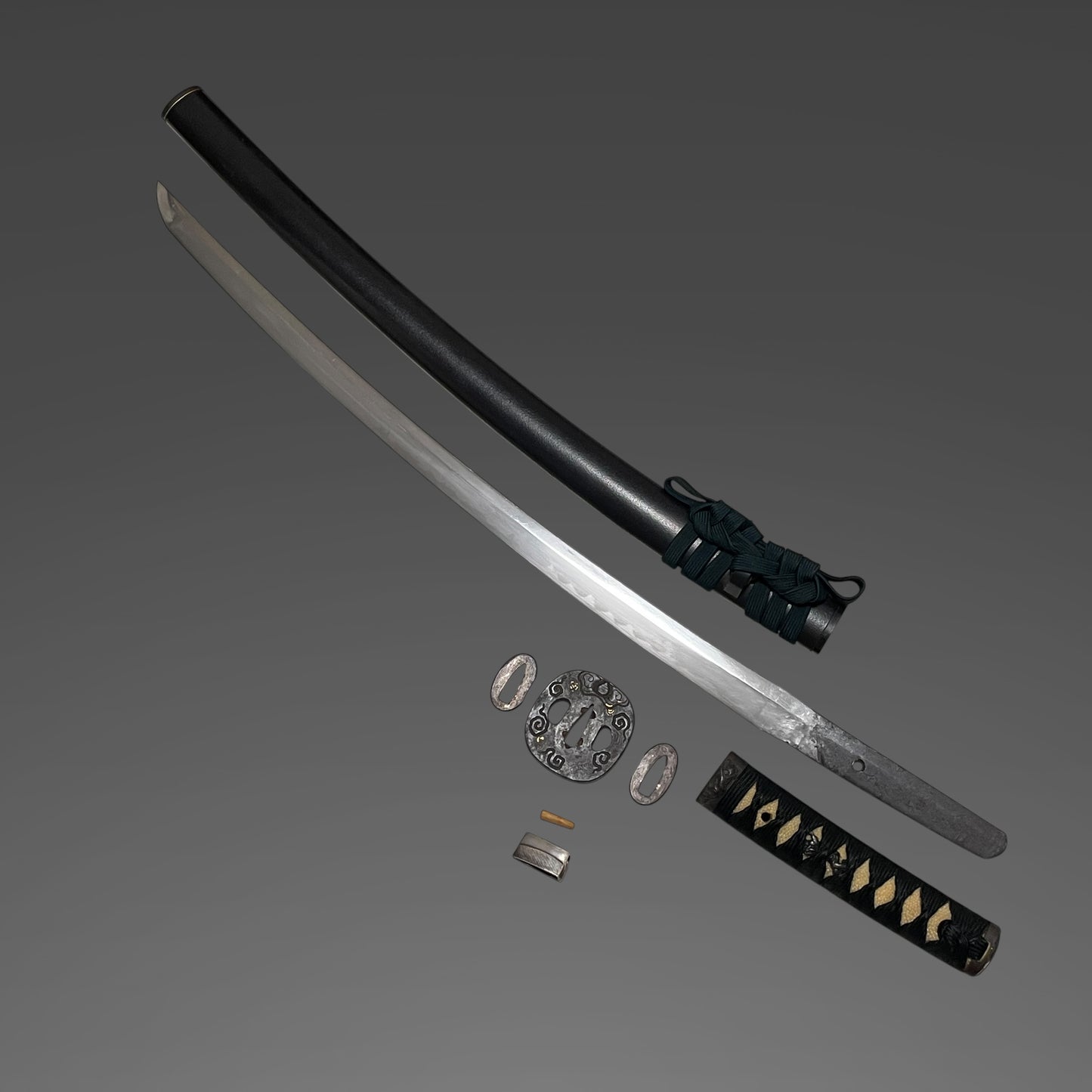 Iron Fittings Long Wakizashi, Unmon Tsuba 雲紋鍔, Muromachi period mumei