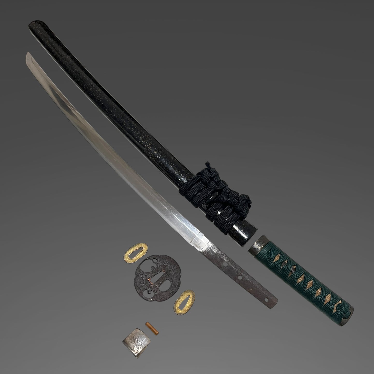 Shibuichi Fuchikashira, Black Wakizashi, Suguha 直刃 Hamon, Edo period mumei