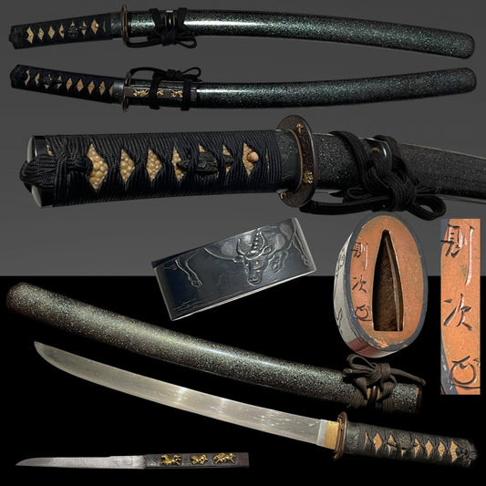 Hirazukuri Wakizashi, Noritsugu signed Fuchi, 鱮腹茎 Tanagobara-Nakago, with Kozuka