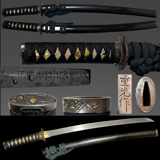 Kawachinokami Kiyofusa 河内守清房 signed WAKIZASHI, Plum Fuchikashira, Masamehada 柾目肌