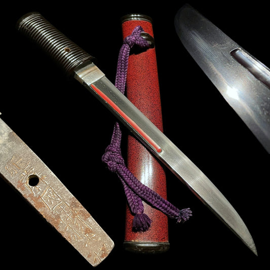 Thick Red TANTO. Hizenkoku Dewadaijo 肥前国出羽大掾 signed, Edo period