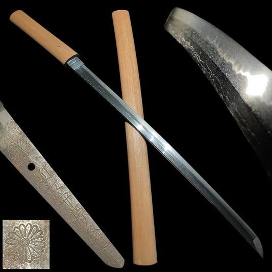 KIKUMON 菊紋 Chrysanthemum crest Long WAKIZASHI,  Ominokami Hisamichi 近江守久道 signed