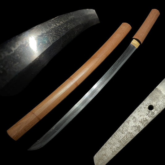 Mutsunokami Daido 陸奥守大道 signed Long WAKIZASHI, Late Muromachi period