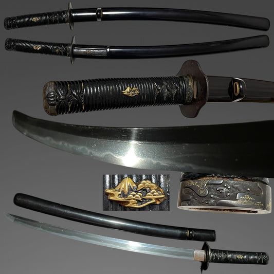 Golden Mt.Fuji Menuki, Black Wakizashi with Kozuka, Edo period mumei
