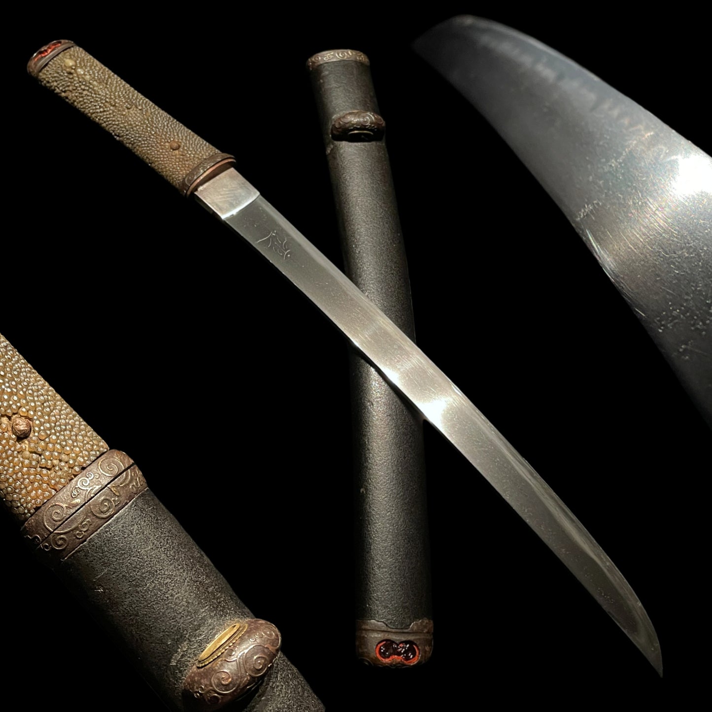 Aikuchi Koshirae Sunnobi-Tanto 合口拵寸延短刀, Bonji 梵字 blade, Edo period mumei
