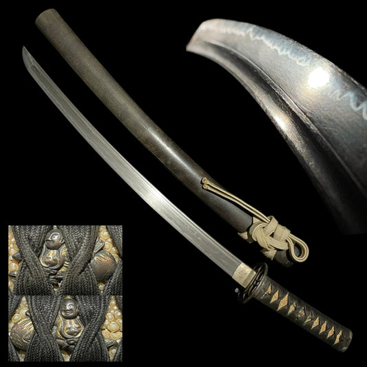 Hotei Menuki 布袋目貫 WAKIZASHI, Bo-hi 棒樋 blade, Edo period