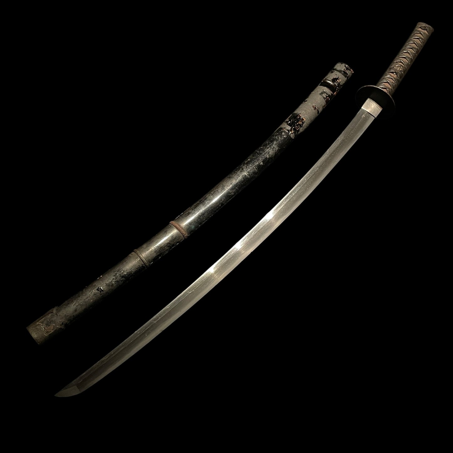KATANA 打刀 with Shirasaya and Koshirae, Muromachi period mumei