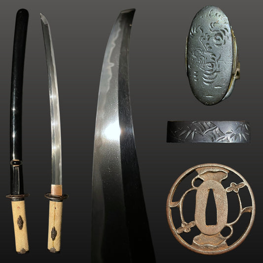 竹虎 Bbamboo and Tiger Fuchikashira, Edo period WAKIZASHI, signed TSUBA