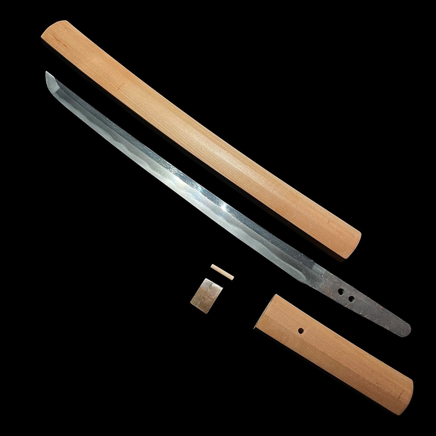 Notare-Hamon 湾れ刃文 Short Wakizashi in Shirasaya, Edo period mumei