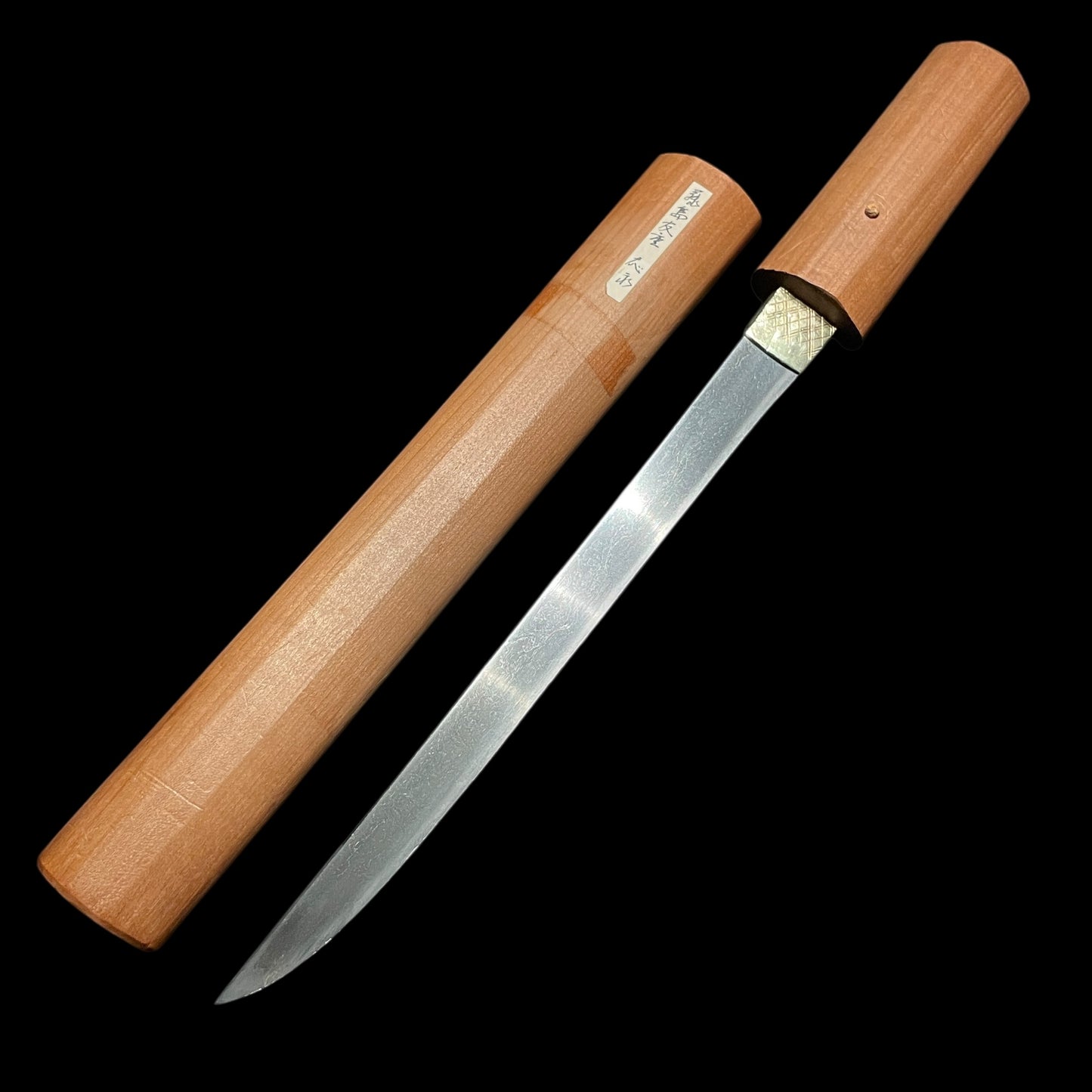 Tomo 友 signed, KOTO Tanto in Shirasaya, Muromachi period, Gold cover Habaki