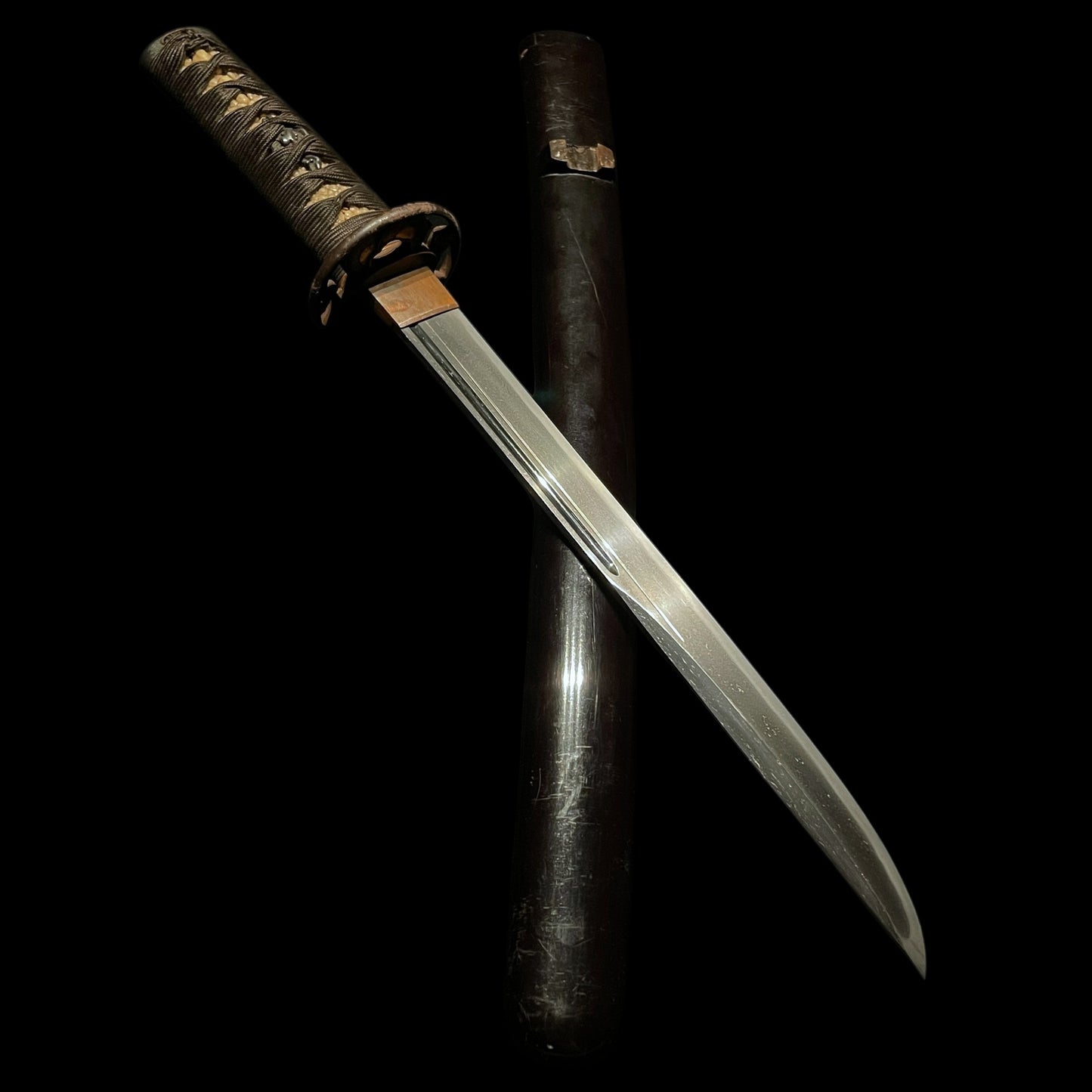 KANMURIOTOSHI 冠落とし TANTO, Kaneuji 兼氏 signed with KOZUKA, Muromachi period