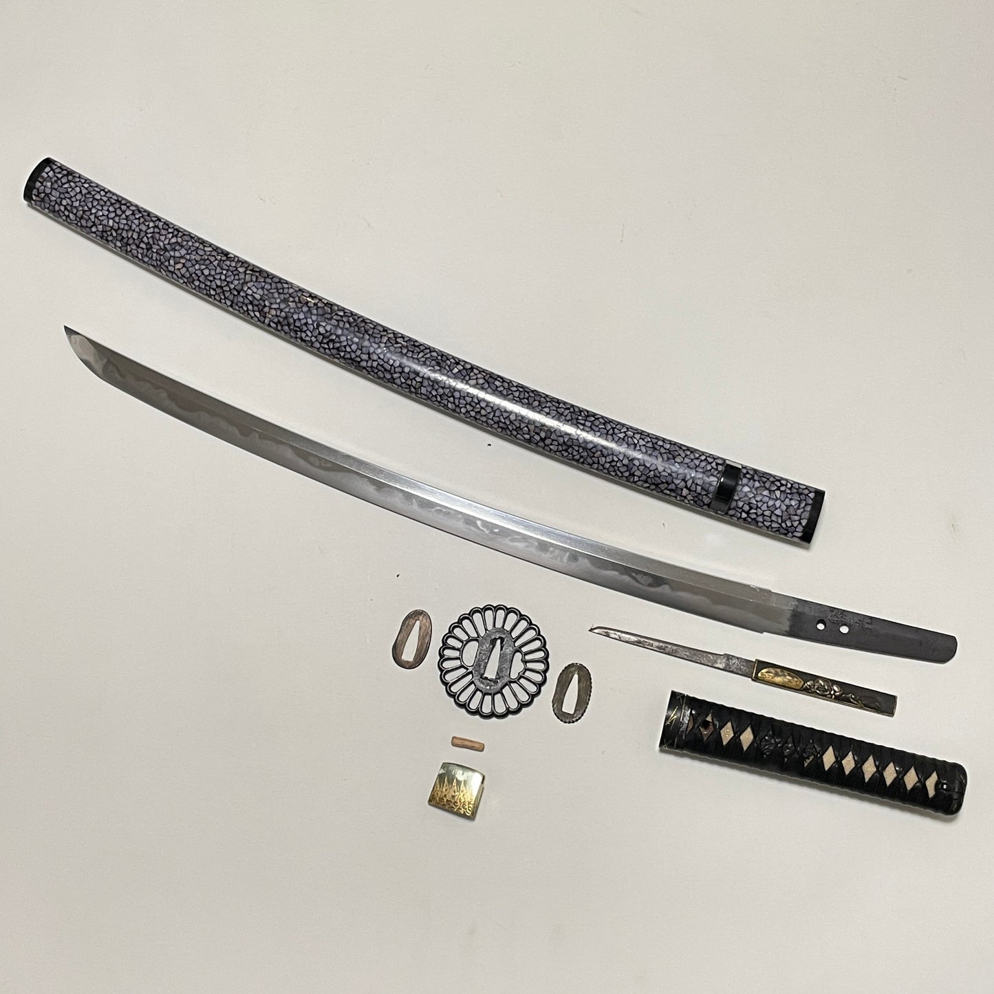 Amazing Hamon Long WAKIZASHI, Raden Koshirae 螺鈿拵, Katsumitsu 勝光 signed