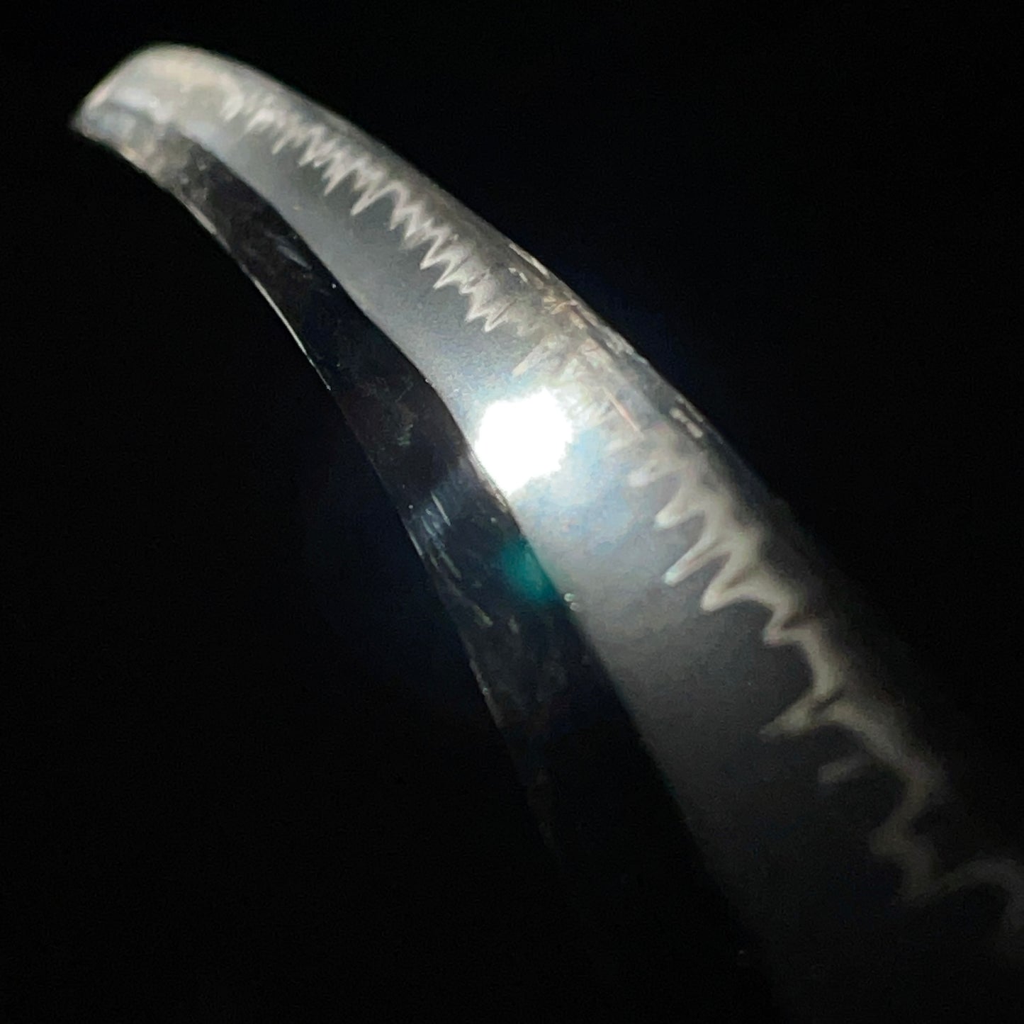 Togari-Gunome 尖互目 Hamon Heavy KATANA in Shirasaya, Showa period
