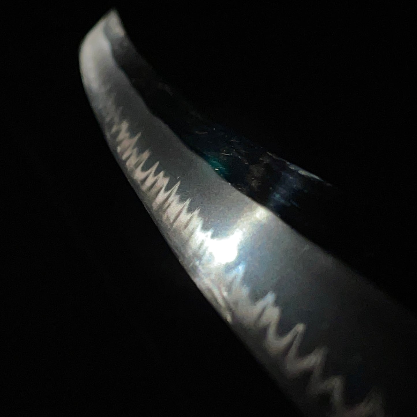 Togari-Gunome 尖互目 Hamon Heavy KATANA in Shirasaya, Showa period