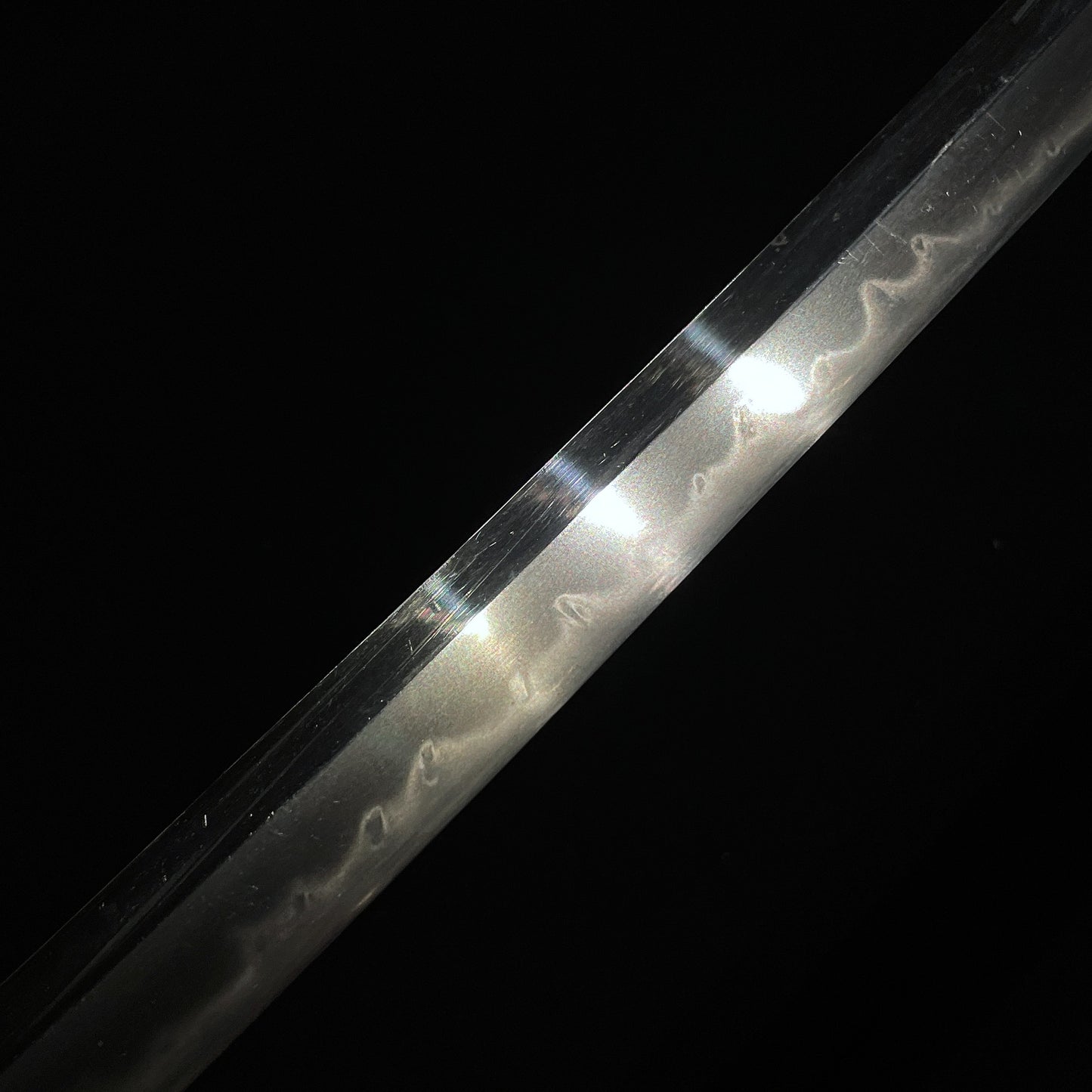 Togari-Gunome 尖互目 Hamon Heavy KATANA in Shirasaya, Showa period
