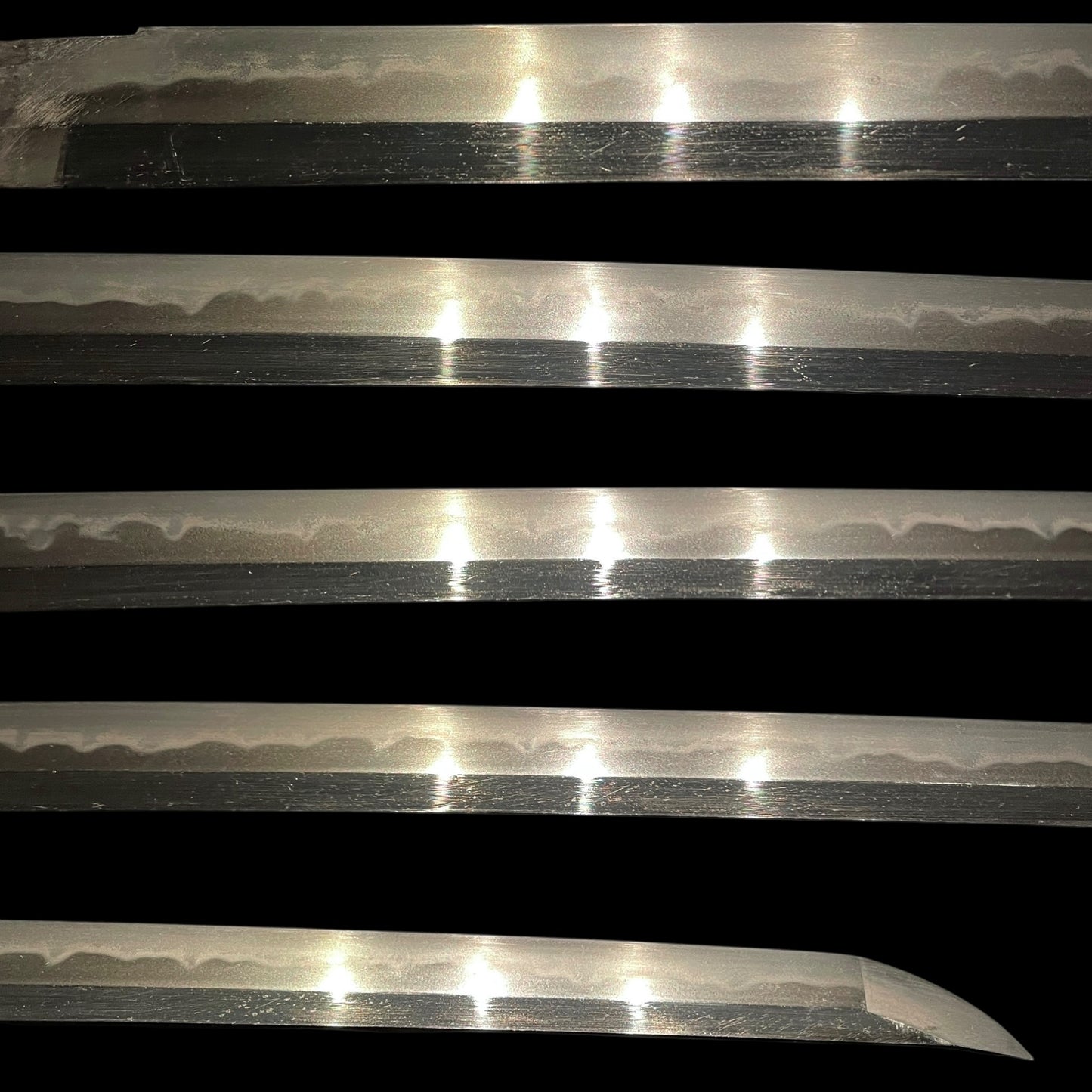 Midareba 乱刃 Long Wakizashi, Heavy blade, Horse Menuki, Edo period mumei