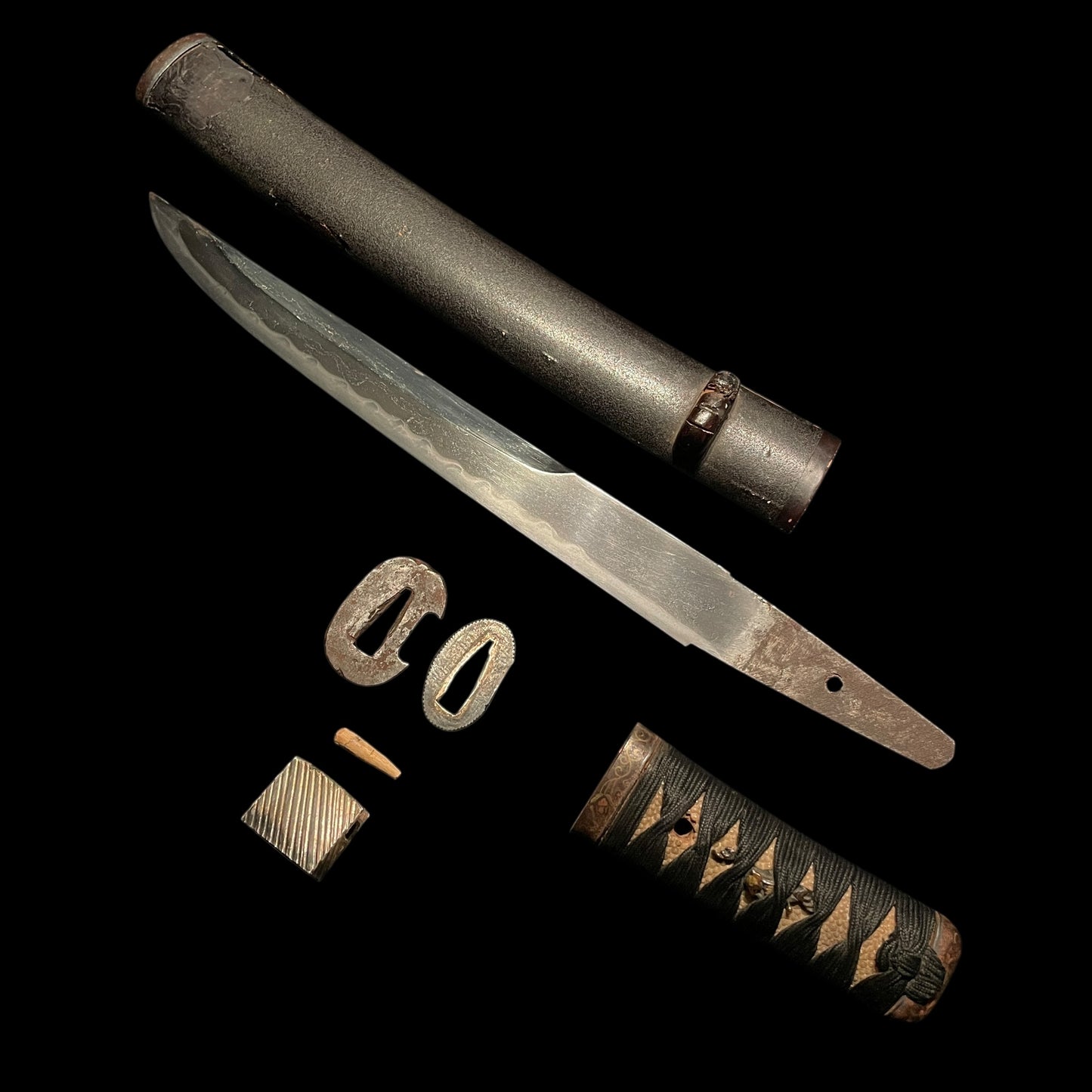 UNOKUBI-ZUKURI TANTO 鵜首造短刀, Thick blade, Edo period mumei