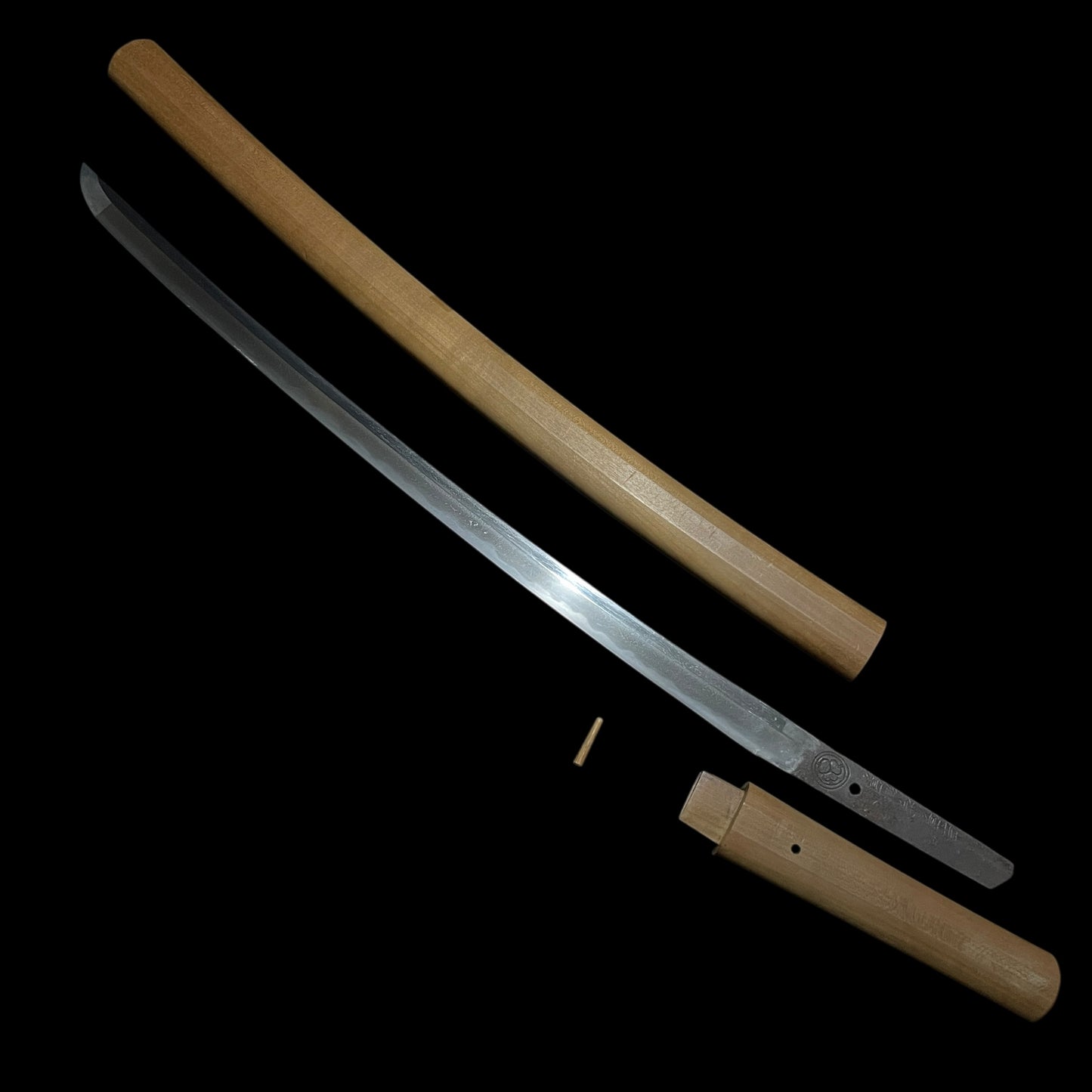 AOIMON 葵紋 Shinanokami Nobuyoshi 信濃守信吉 signed WAKIZASHI, Early Edo period