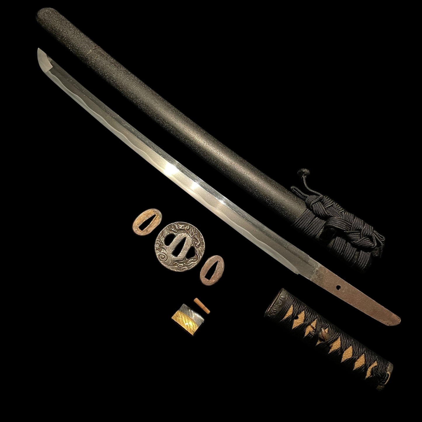 Dragon Fittings WAKIZASHI, Edo period mumei, with Shirasaya