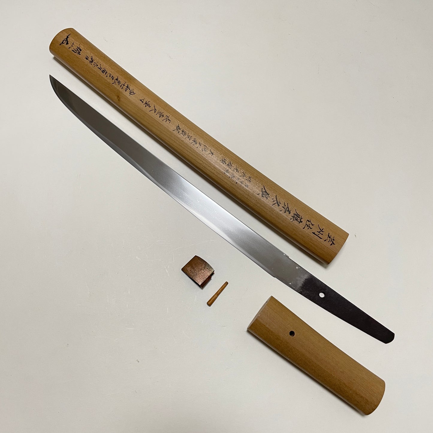 Shinto Fuyuhiro Hirazukuri Wakizashi, Bizan Sayagaki 備山先生鞘書, NBTHK Certificate