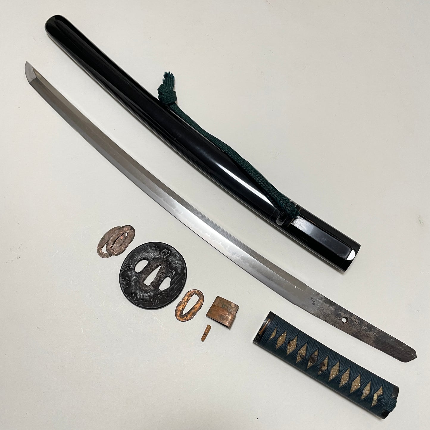 Nobukuni 信国 signed Wakizashi, Beautiful Fuchi, Muromachi period