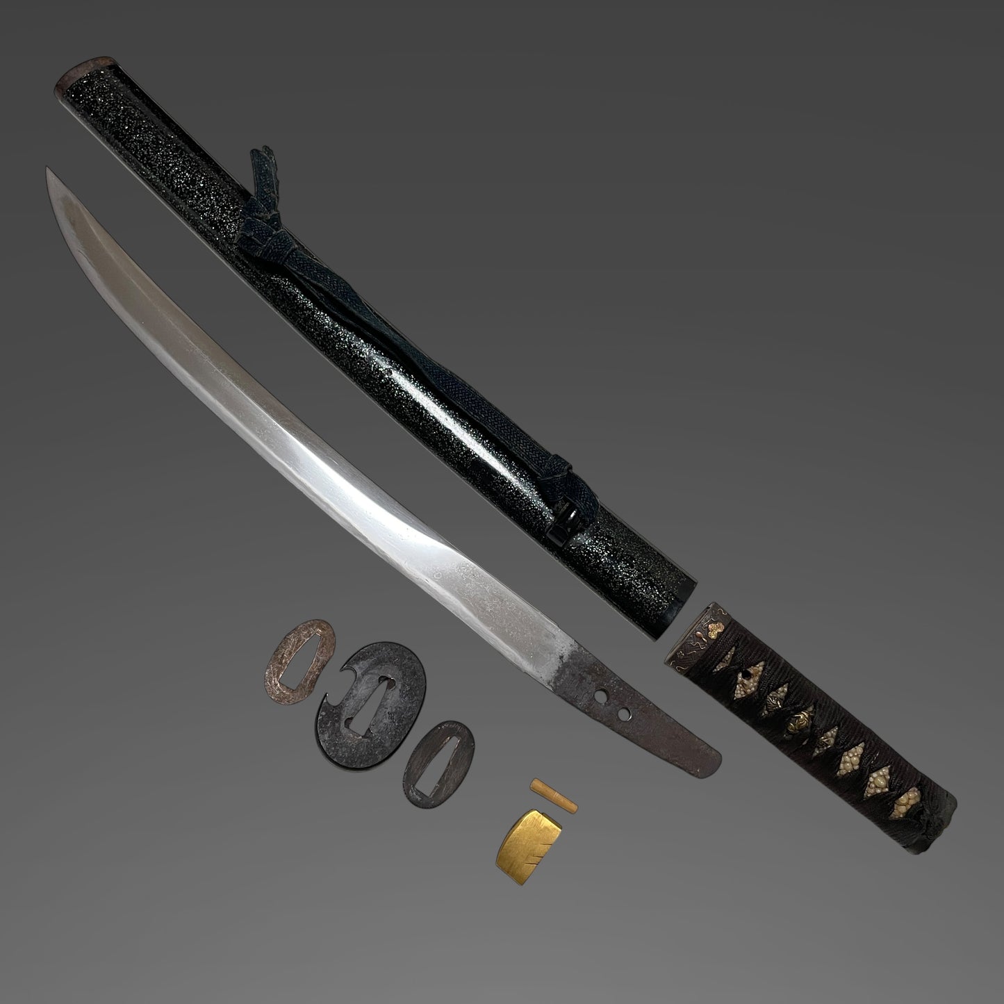 Unokubi-Zukuri 鵜首造 Wakizashi, Gourd Fuchi, Muromachi period mumei