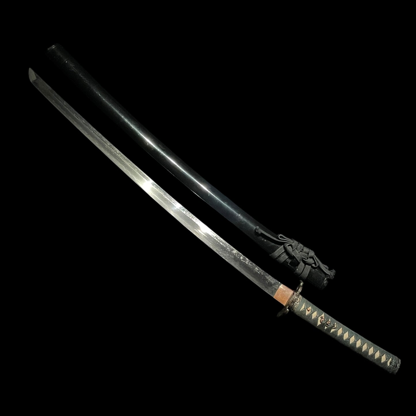 Heavyweight Sturdy KATANA in Koshirae, Nagasa 65.7cm (25.87in), Showa period