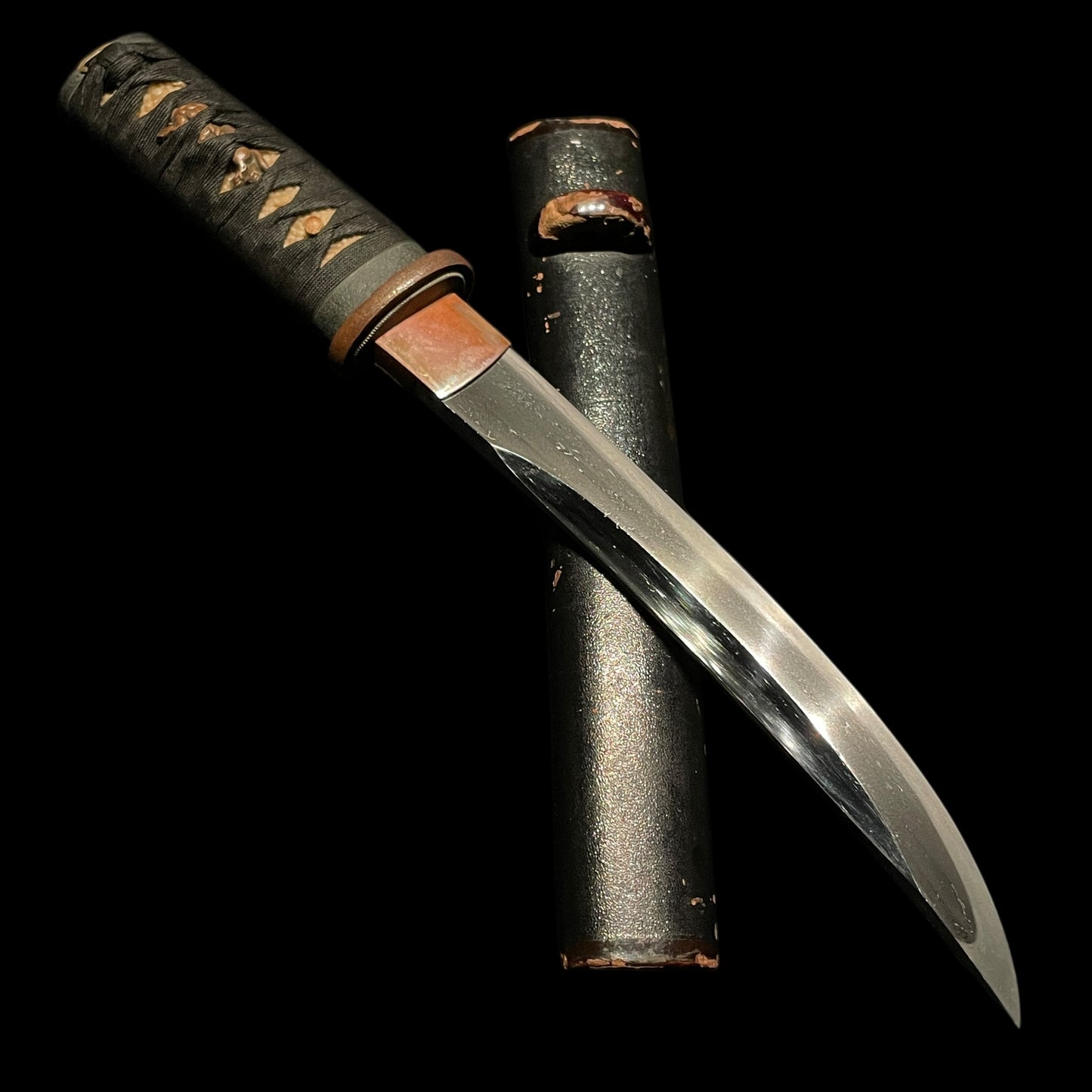 Rare style UNOKUBI 鵜首 TANTO, with Shirasaya, Edo period mumei