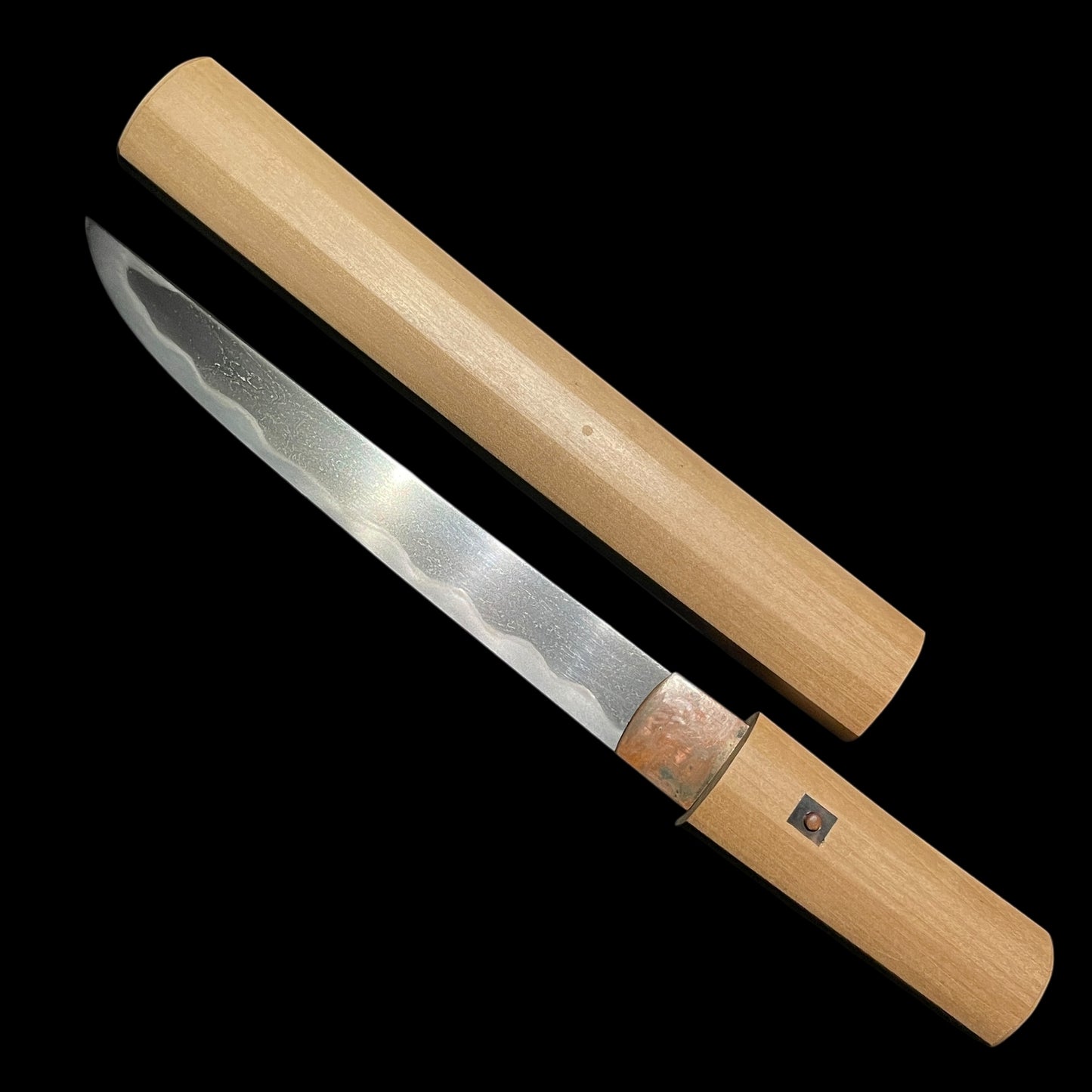 Wide and Thick TANTO in Shirasaya, Late Edo Bakumatsu period mumei